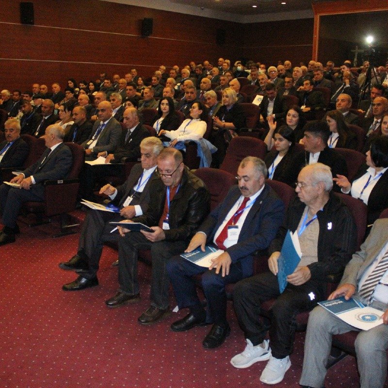 Azərbaycan Milli İstiqlal Partiyasının XIII Qurultayı keçirildi – FOTOLAR